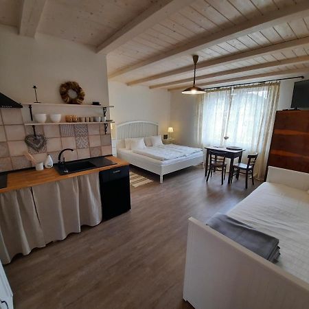 Apartmány pri kostole Liptovská Kokava Esterno foto