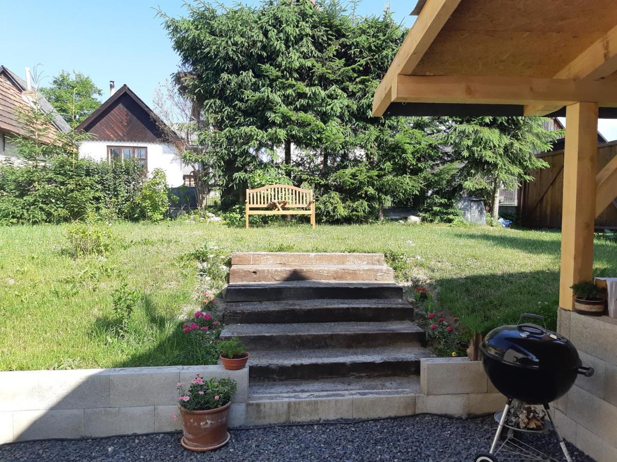 Apartmány pri kostole Liptovská Kokava Esterno foto