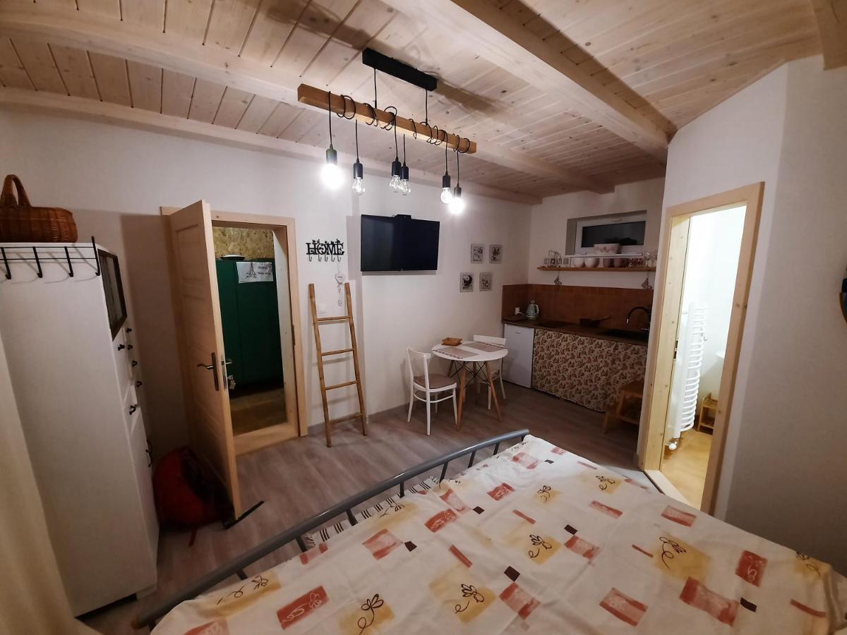 Apartmány pri kostole Liptovská Kokava Esterno foto